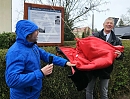 Gro&szlig;e Freude &uuml;ber die neue Infotafel  - Frank Rostek und Dr. Christoph Maletz  (Regina Englert)
