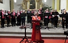 Margarita Yeromina moderiert - Chor und Fl&ouml;tenkreis im Bild (Foto: R. Englert)