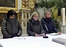 Die F&uuml;rbitten am Altar (Foto: R. Englert)