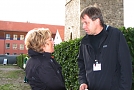 Regionalbisch&ouml;fin Begrich im Gespr&auml;ch mit Pf. von Biela (Foto: Christiane Wiesemann)