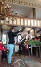 engagierter Chorleiter (Foto: N.Fl&auml;mig)