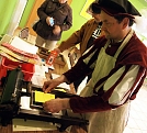 Ein Buchdrucker gab Einblick in das alte Handwerk (Foto: R. Englert)