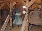 Die beiden &auml;u&szlig;eren Glocken sollen ersetzt werden, sie sind noch aus Stahlguss (Foto: R. Englert)