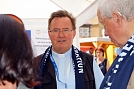Dompfarrer R. Hentrich war viel im Gespr&auml;ch (Foto: M. Schwarze)