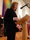 Niedergebras B&uuml;rgermeisterin Burgunde Krumm spricht ihr Gru&szlig;wort in der Kirche (Foto: R. Englert)