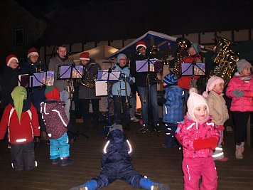 Bl&auml;serchor St. Nikolai auch zur Freude der Kinder (Foto: Sabine Wegner)
