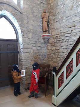 "Conny, wer ist das und warum steht der so einsam in der Ecke?" fragte ein Kind. (Foto: Sch&ouml;nlein)