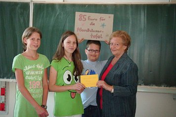 Spenden&uuml;bergabe (Foto: Dirk)