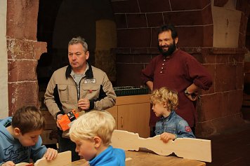 Hilfe f&uuml;r den Tischler (Foto: Tuschy)