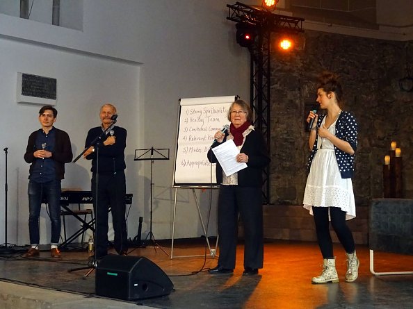 Bob und Mary Hoskins in unserer Jugendkirche (Foto: Erprobungsr&auml;ume)