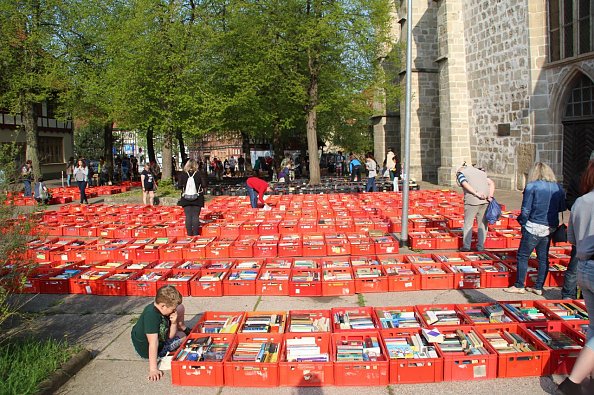 B&uuml;chermarkt (Foto: Neitzke)