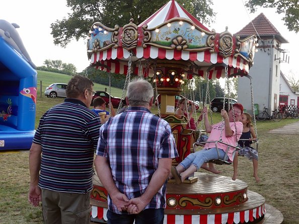 Es wurde nicht nur in der Kirche fr&ouml;hlich gefeiert (Foto: D. Wand)