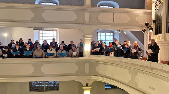 Projektchor Goldene Aue mit regionalem Bl&auml;serchor  (Foto: M. Gerstenberger)