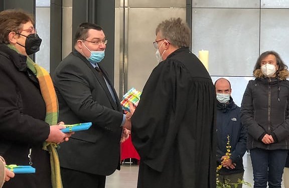 Roland Lehmann in Volkenroda bei der &Uuml;berreichung seines Zertifikates (Foto: Lehmann)