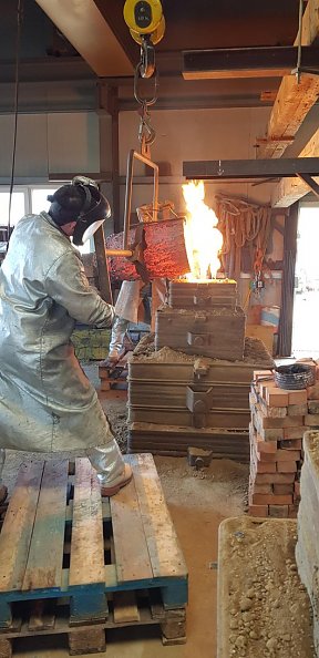 Glockenguss f&uuml;r die Rosenkirche in Elende  (Foto: Regina Englert)