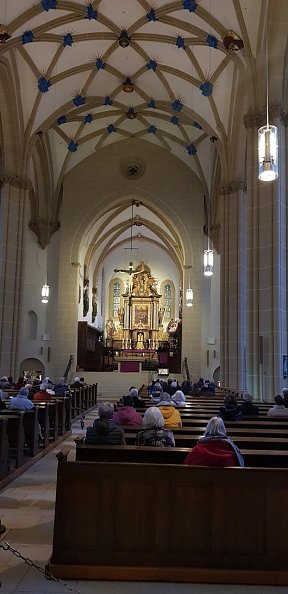 Pfarrer Wolf-Johannes von Biela spricht seine Zuh&ouml;rer sehr pers&ouml;nlich an (Foto: Regina Englert)