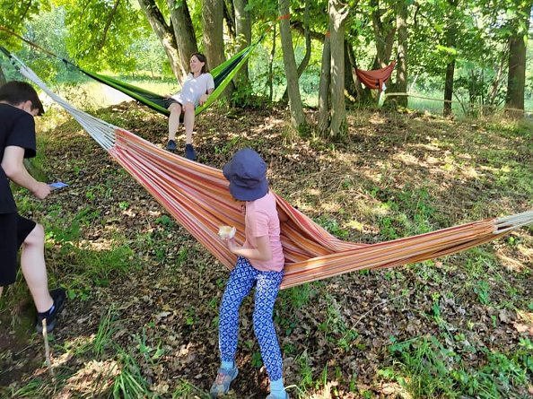 Station unterwegs - Brot & Wein und H&auml;ngematten (Foto: Blasii)