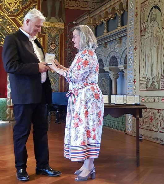 Stephan Domann erh&auml;lt die Th&uuml;ringer Rose 2023 (Foto: Regina Englert)