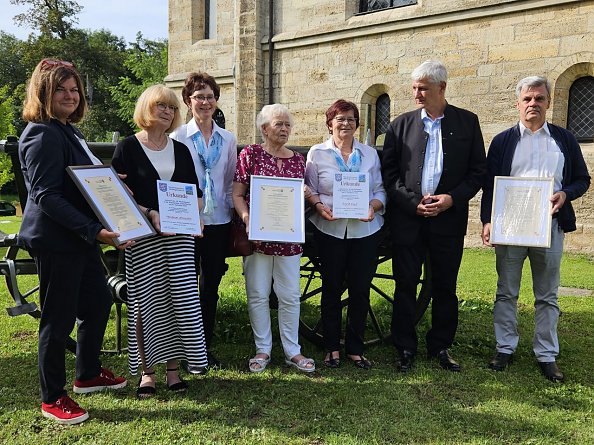 Die Geehrten - es fehlt Nicole Pf&uuml;tzenreuter, die bereits wieder im Einsatz war (Foto: R. Englert)