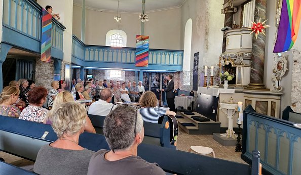 Ausstellungser&ouml;ffnung in Woffleben (Foto: R. Englert)