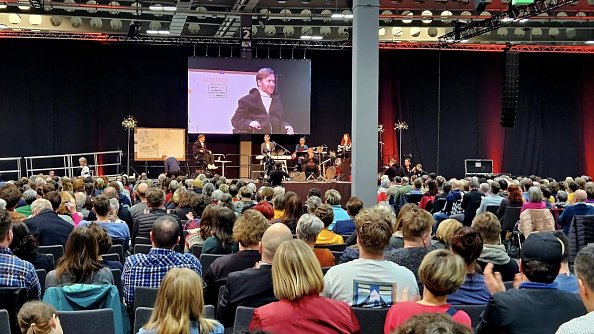 Gemeindekongress Lass Funken spr&uuml;hen (Foto: Regina Englert)