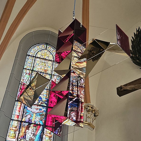 Lichtkreuz in St. Trinitatis Sondershausen (Foto: Regina Englert)