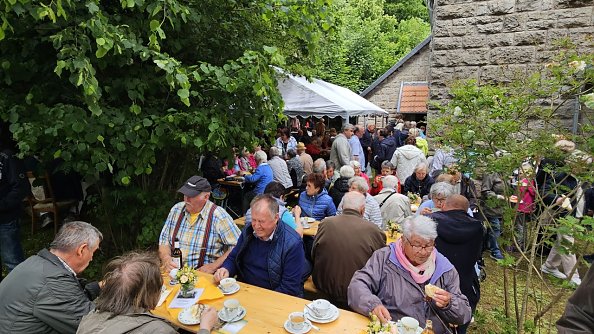 Nach dem Gottesdienst  (Foto: Regina Englert)