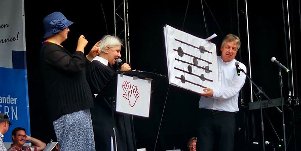 Noten wurden aus den sonst so unterschiedlichen Streifen und Punkten (Foto: Regina Englert)