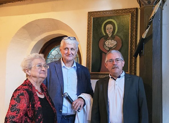 Anneliese Blacha und die Heilige Elisabeth (Foto: Regina Englert)