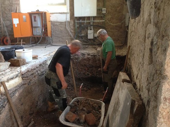 Die Aufsch&uuml;ttung muss weichen (Foto: B. Halver)