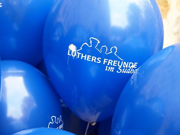 Ballonaktion Gr&uuml;&szlig;e aus dem S&uuml;dharz (Foto: R. Englert)