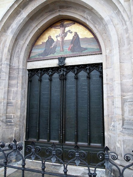 Die Thesent&uuml;r an der Schlosskirche zu Wittenberg (Foto: R. Englert)