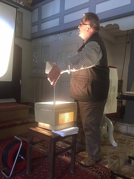 Manfred Conraths berichtet &uuml;ber die Funde in Gerterode (Foto: A. Schwarze)