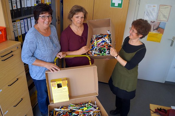 Kistenweise Bildung - was f&uuml;r ein toller Erfolg (Foto: R. Englert)
